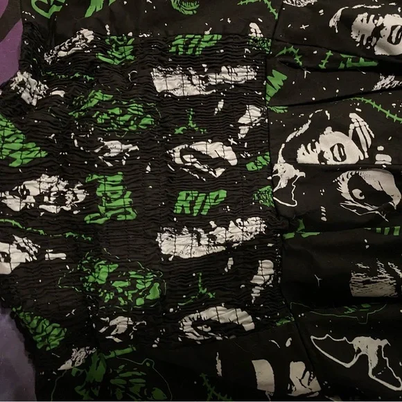 Sourpuss Peggy Horror Dress 🦇 - Picture 5 of 5